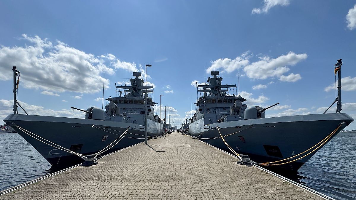 "Marinestadt" Rostock: Korvetten, Kapitäne, Kommandeure