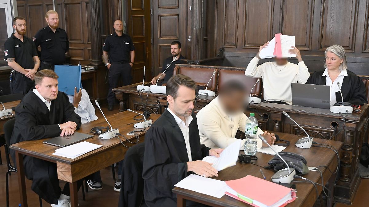 Mord an Senior in Hamburg - lebenslang für drei Angeklagte