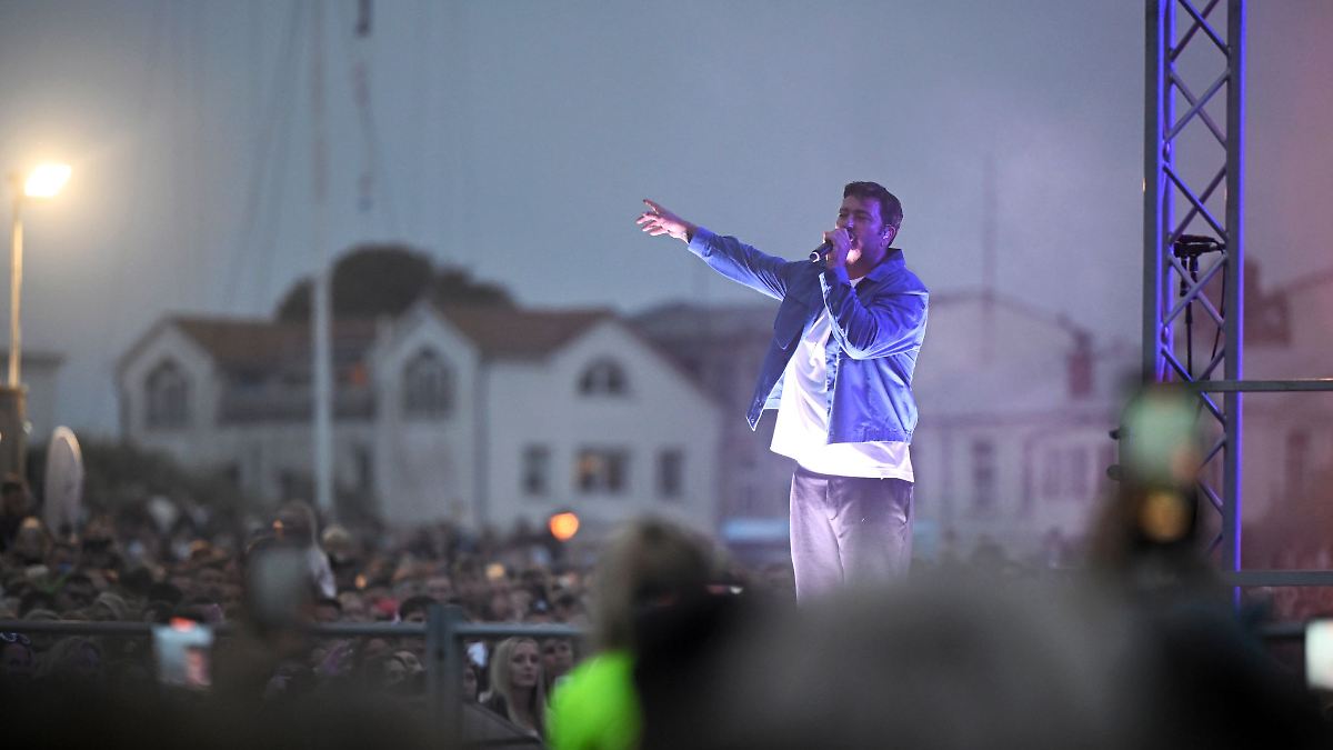 Marteria begeistert mit kostenlosem Konzert am Ostseestrand