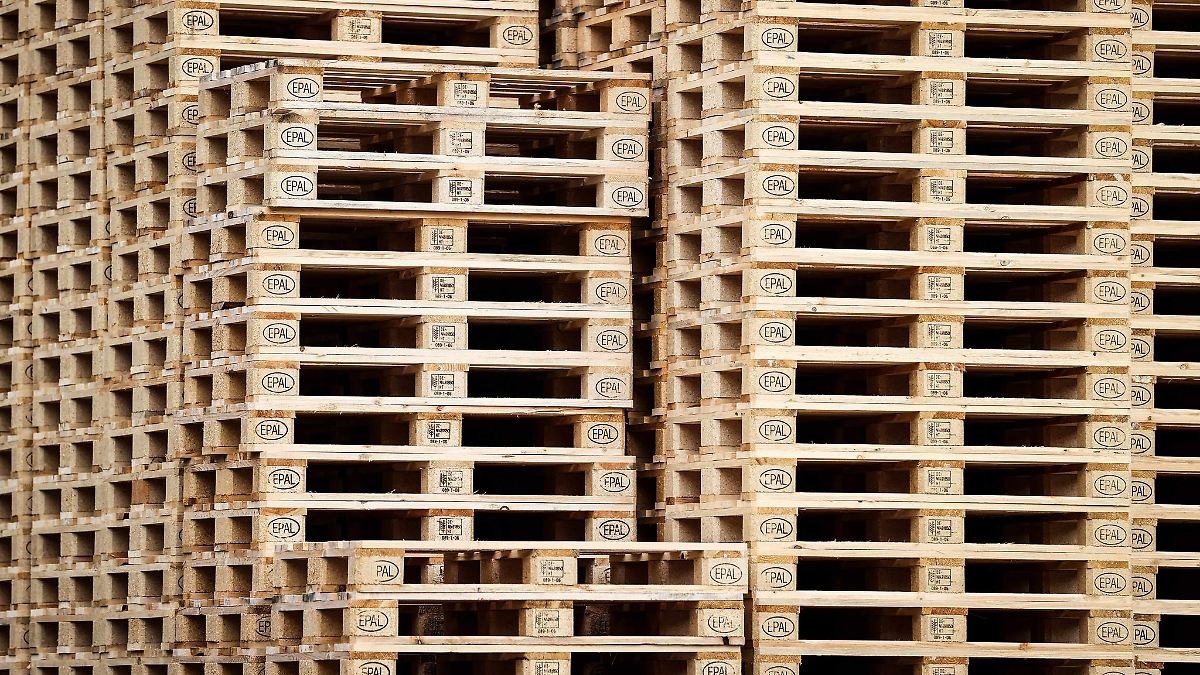 Mitarbeiter in der Logistik bekommen mehr Geld