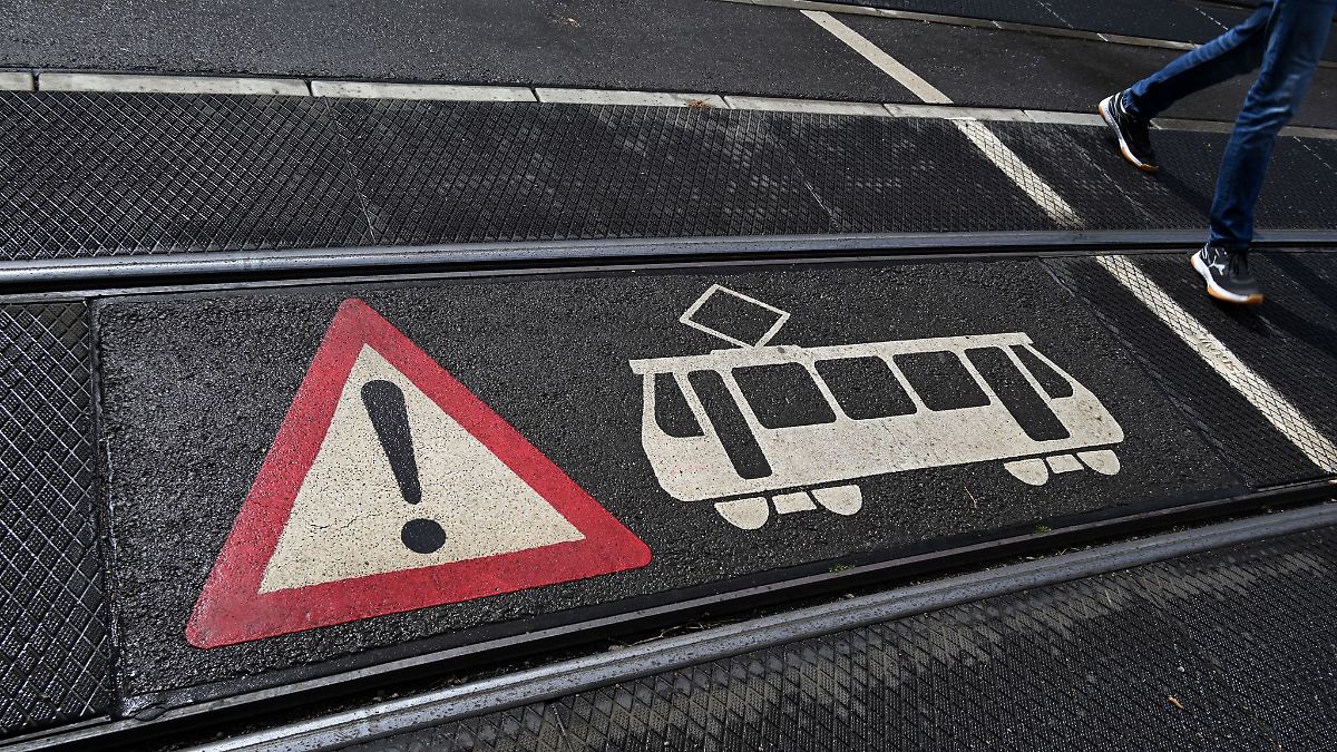 Zwei Unfälle mit Bus und Bahn in Schwerin