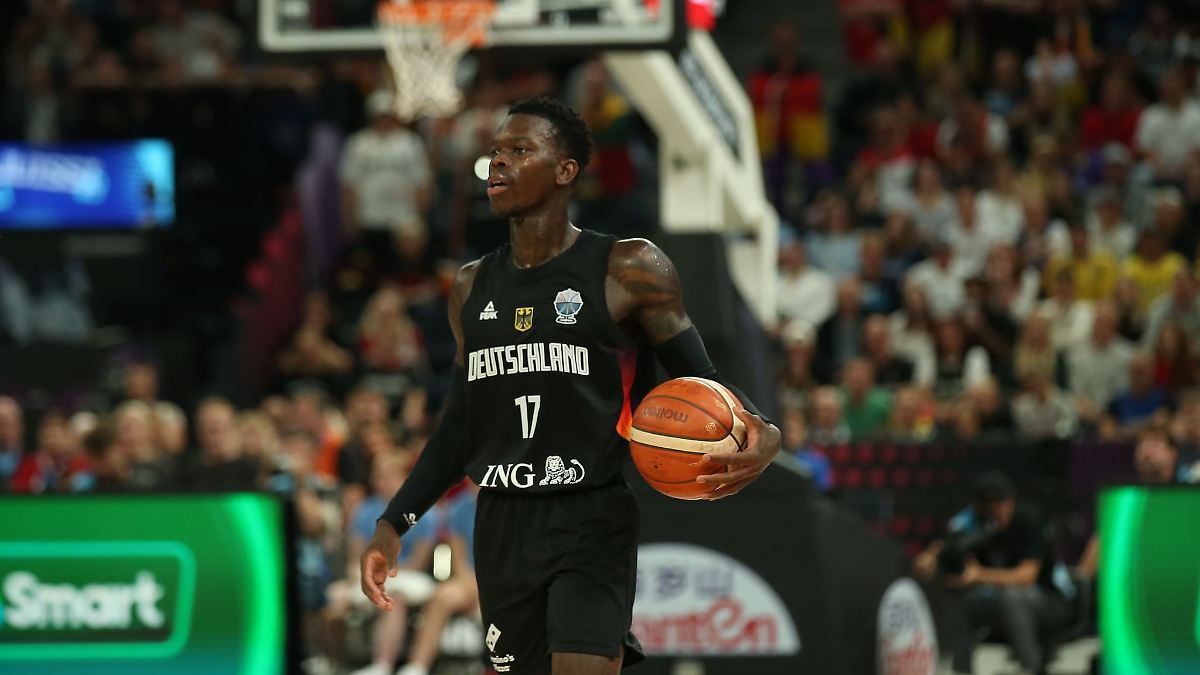 Schröder berichtet von Affengeräuschen litauischer Fans