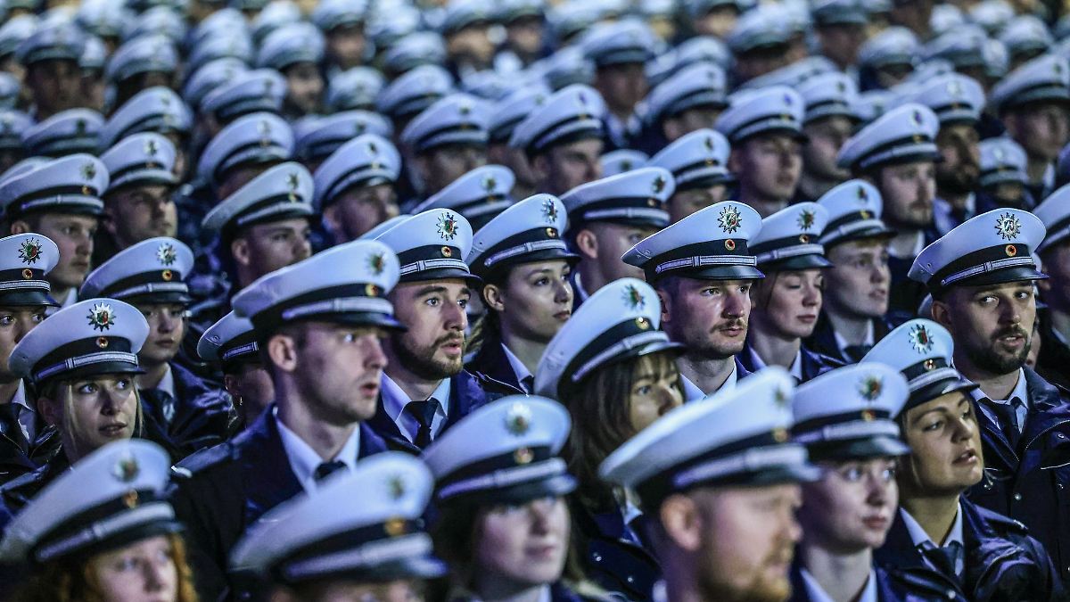 3.000 neue Kommissaranwärter starten bei NRW-Polizei