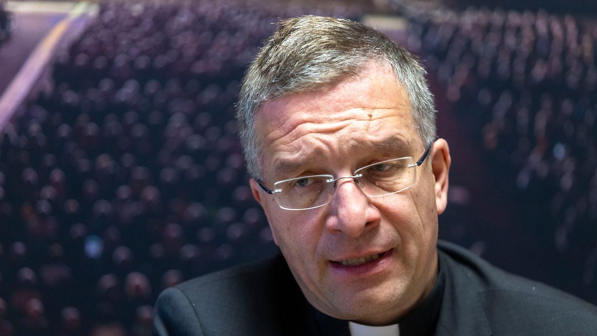 Bistum: Krebs-Therapie bei Fuldas Bischof verläuft planmäßig