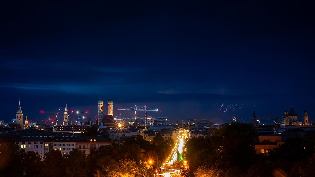 Sonniger Wochenendausblick nach Unwetternacht in Bayern