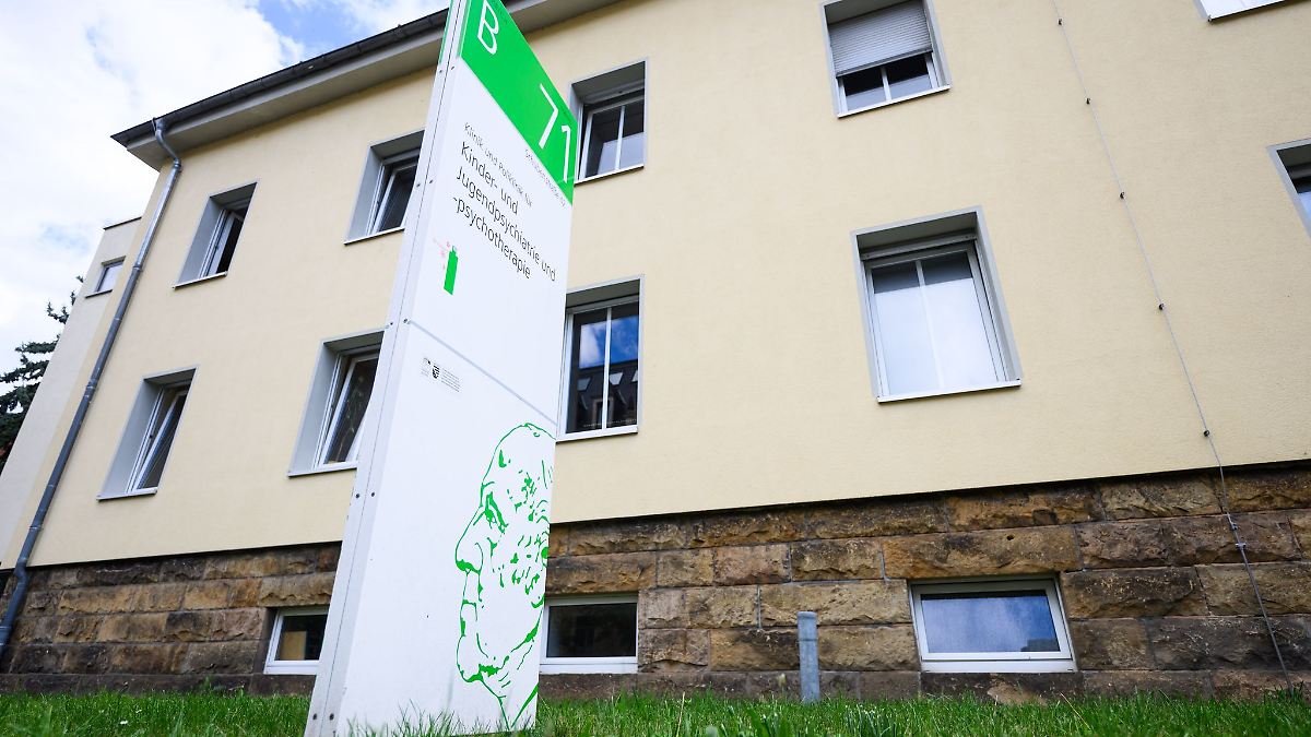Kinder- und Jugendpsychiatrie: Fachkräfte und Plätze fehlen