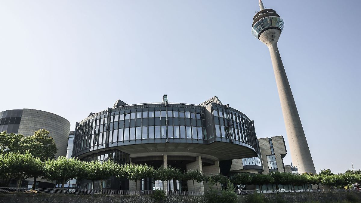 Ehemaliger Astronaut und Rakete im Landtag