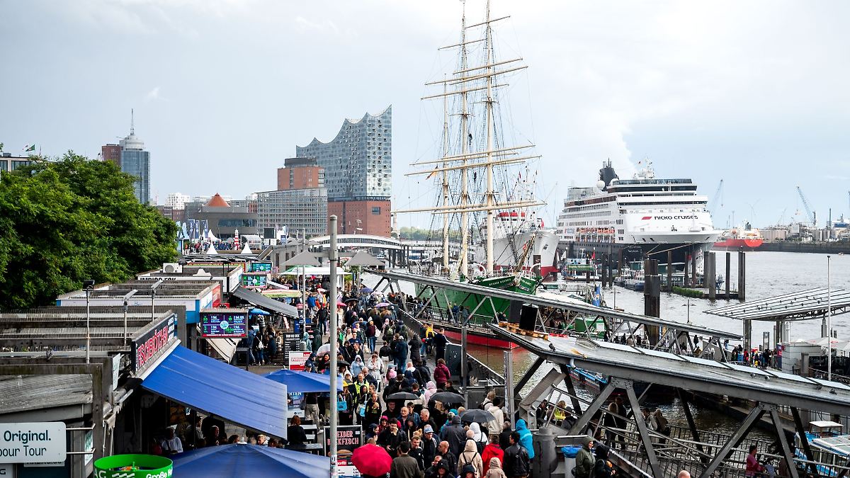 Schiffe schauen und Feuerwerk - Cruise Days locken Besucher
