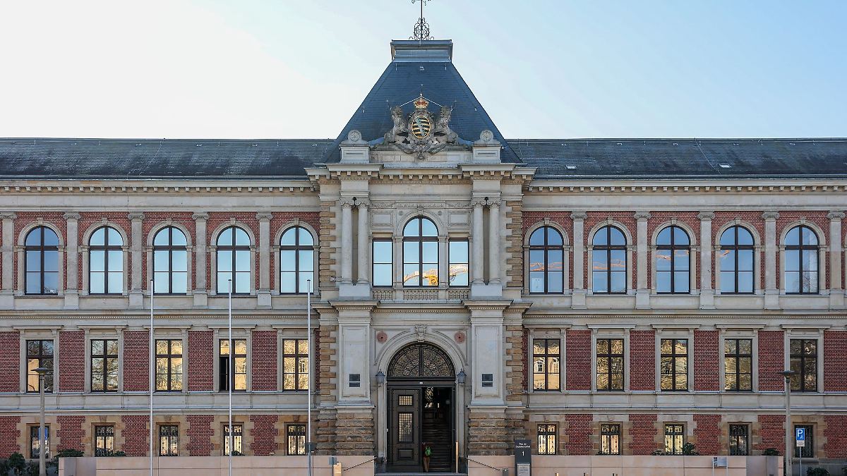 Nachbarn retten drei Jungen aus Auto – Vater vor Gericht