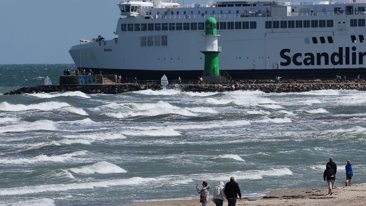 Sturm stoppt Fährverkehr auf der Ostsee