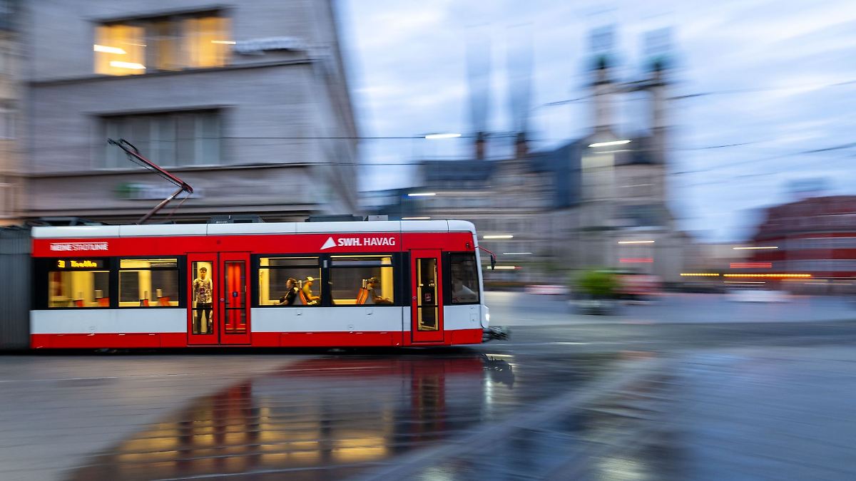 Busse und Bahnen in Sachsen-Anhalt häufiger genutzt