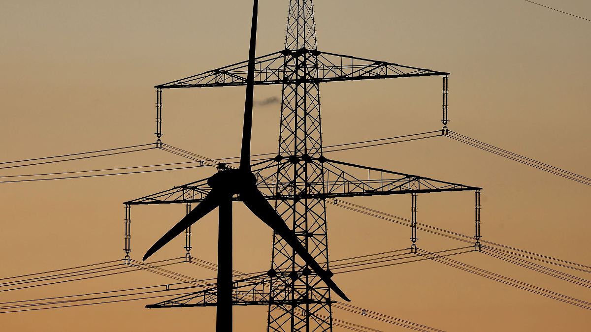 Militär und Netzengpässe bremsen Bayerns Windkraft aus