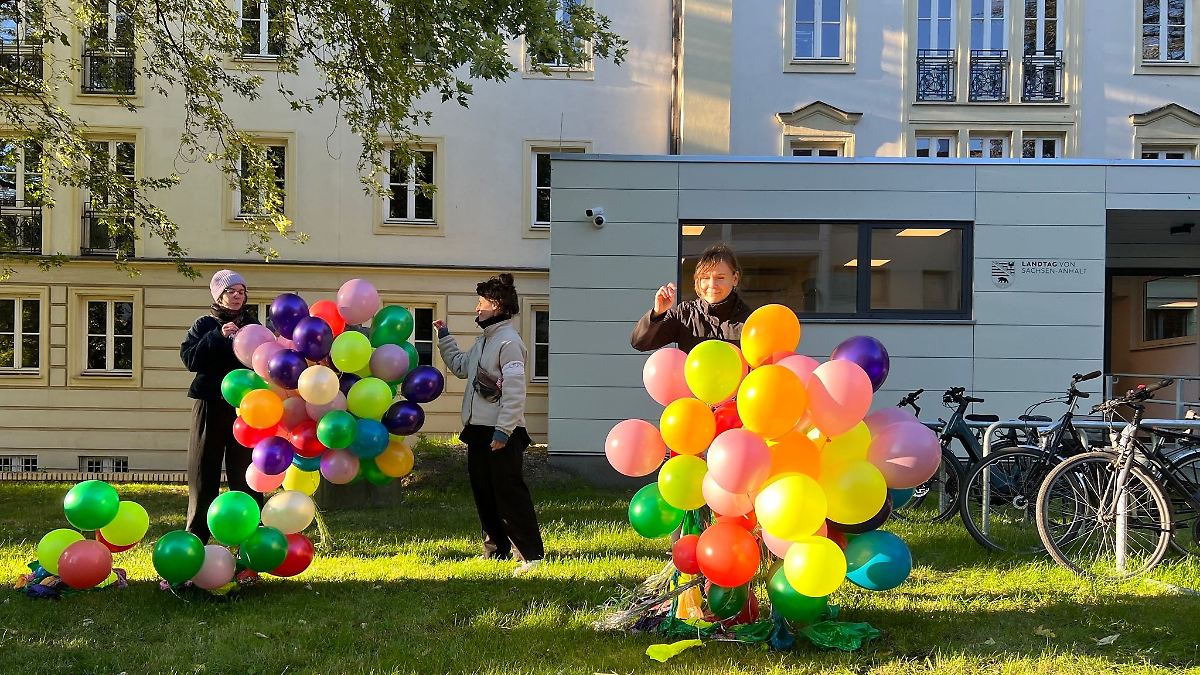 Erzieher demonstrieren vor Landtag