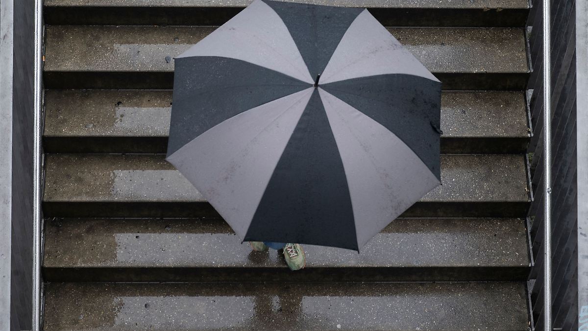 Sturmböen und Dauerregen – Sachsen startet nass in den Tag