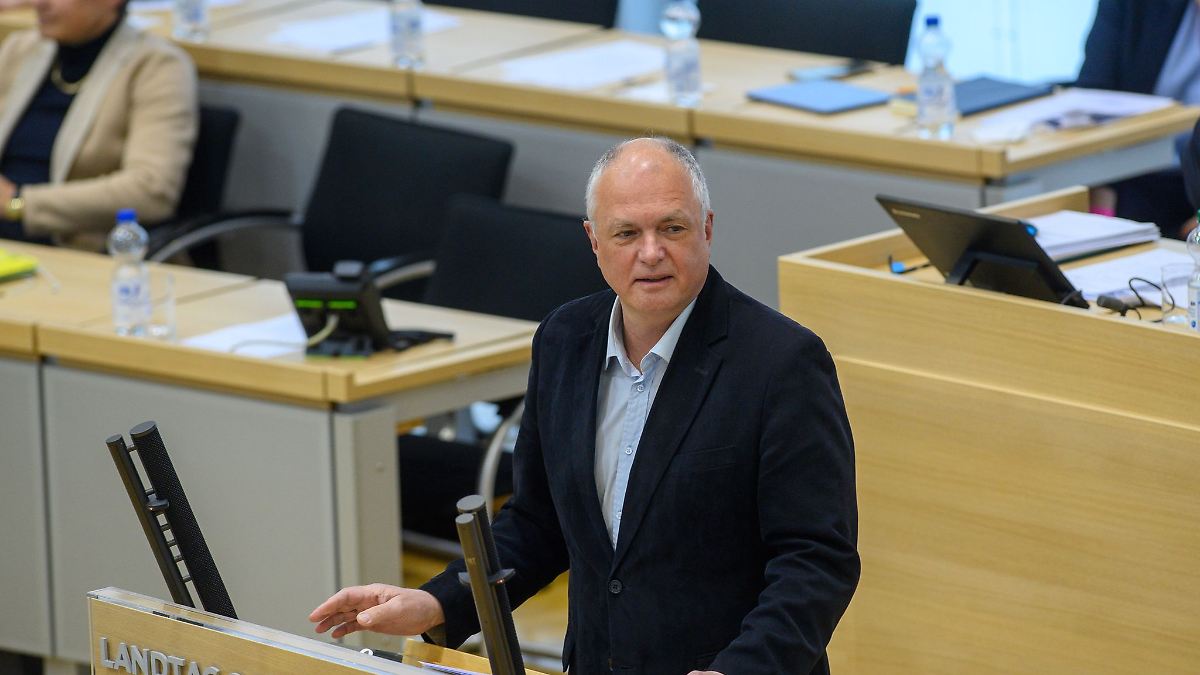 Linke: Schulbücher müssen für alle Kinder kostenfrei sein