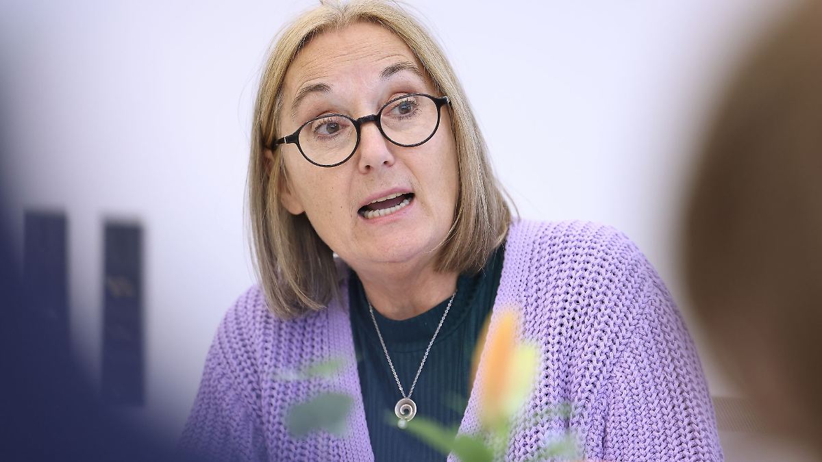 DGB fordert mehr Geld für Schulen in NRW trotz Rekordetat