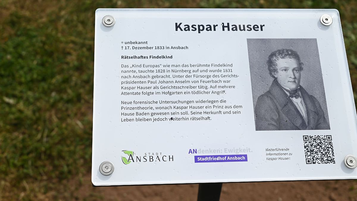 Unbekannte entfernen Infotafel von Kaspar Hausers Grab