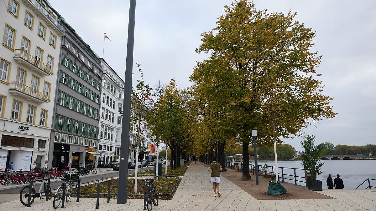 Umgestaltung der Straße Neuer Jungfernstieg ist fertig