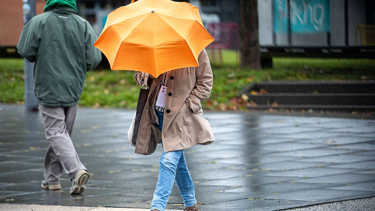 Trüber Wochenbeginn mit vielen Wolken und Regen