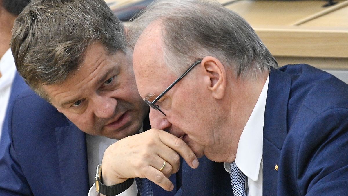 Umfrage: AfD bei 40 Prozent - Spitzenkandidaten gleichauf