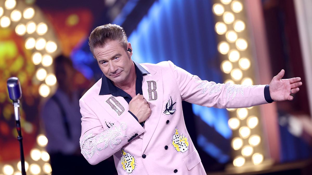 Dick Brave spielt live auf dem Dresdner Semperopernball