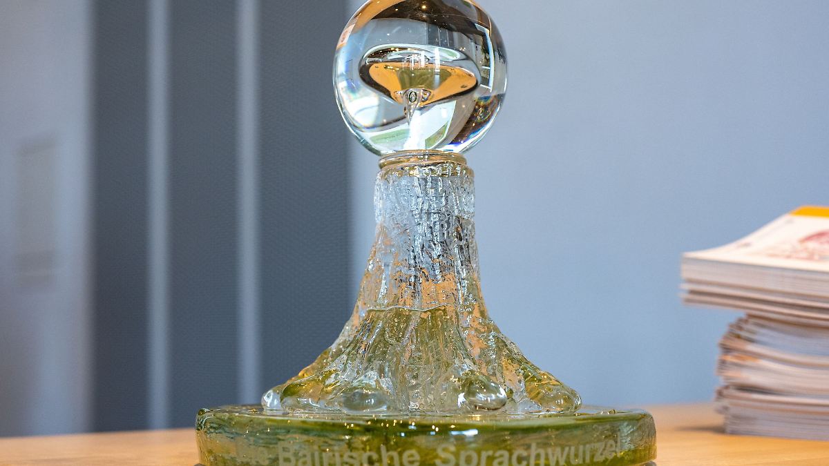 Verleihung der "Sprachwurzel" für Verdienste um den Dialekt