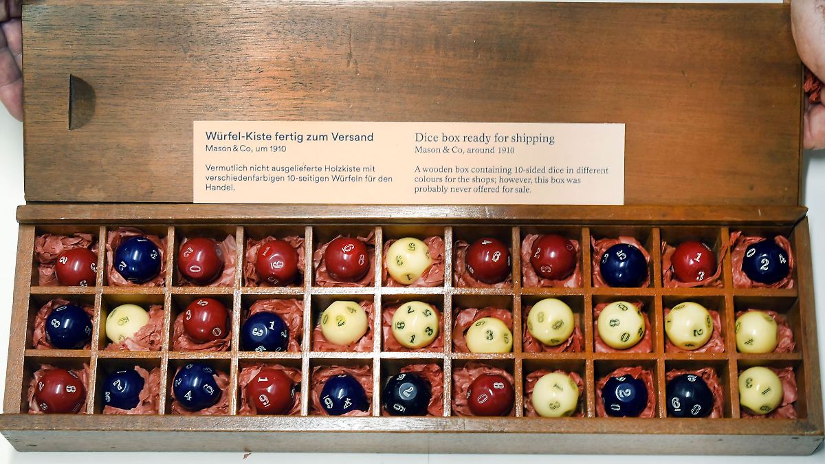 Barockschloss Delitzsch zeigt Weihnachtsschau zum Würfeln