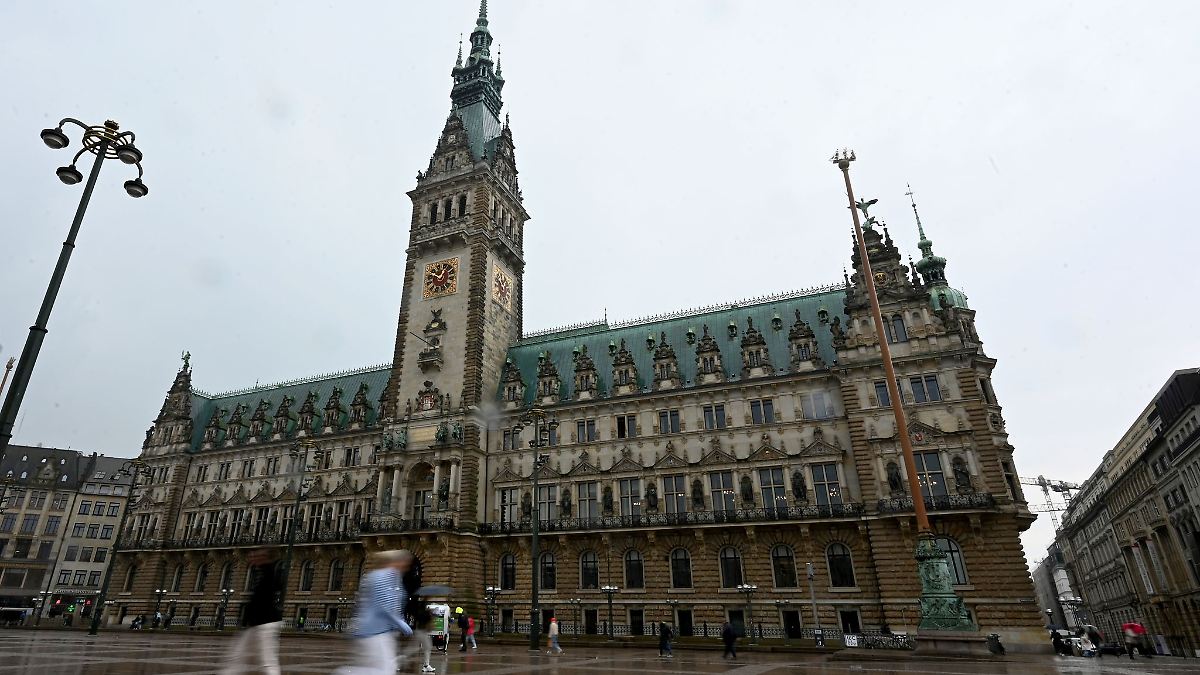 Senat beschließt umstrittene Regelabfrage