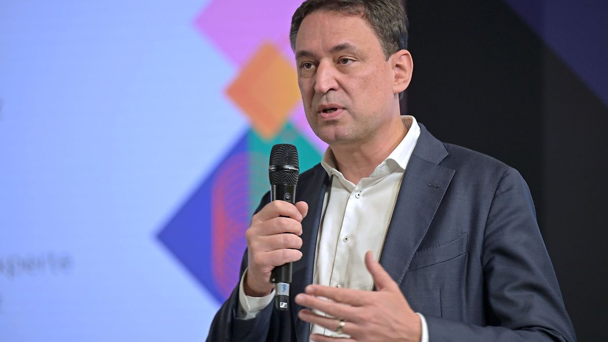 Justizminister: Hetze gegen Medienschaffende anzeigen