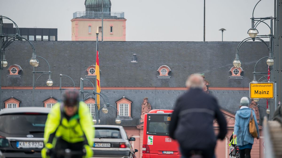 Mehr Menschen in Rheinland-Pfalz pendeln zum Arbeitsplatz