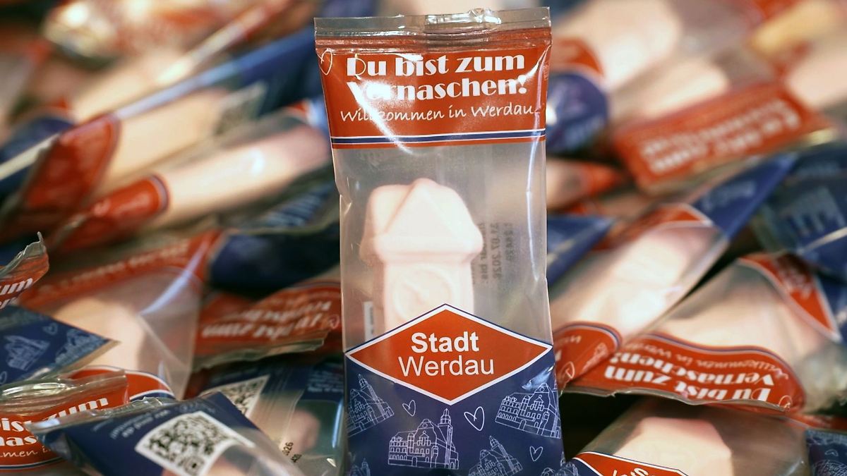 Uhr oder Phallus? Werdau sorgt mit Nascherei für Lacher