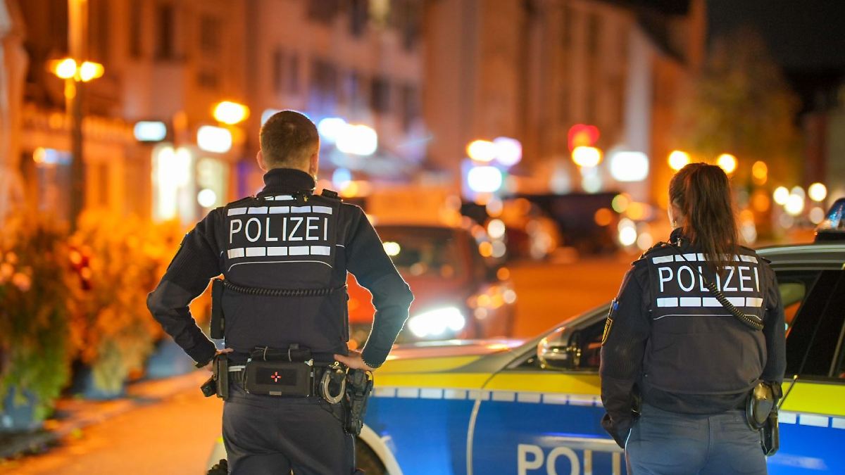 Mutmaßlicher Messerangriff in Stuttgart – Täter flüchtig