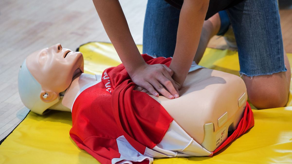 Hessen will Schüler flächendeckend in Wiederbelebung schulen