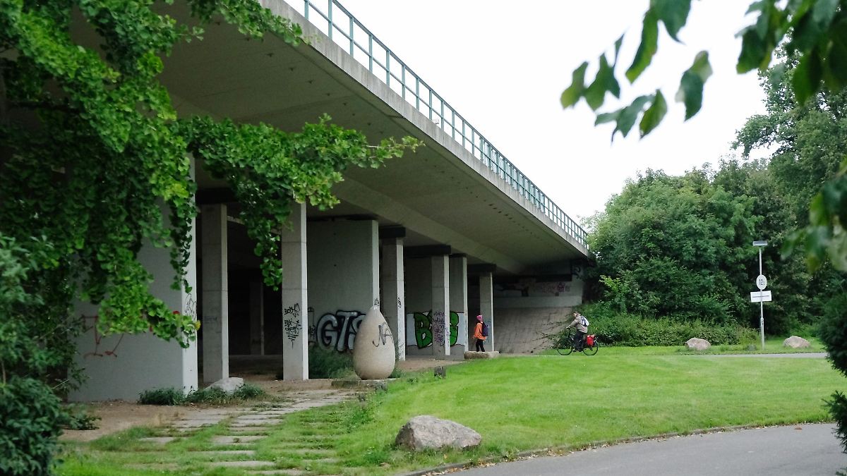 Brücken-Check bei Leipzig: Labor untersucht Agra-Bauwerk