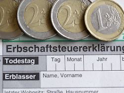 Welche Freibeträge gelten: Anzeigepflichtig: Erbschaft muss Finanzamt gemeldet werden