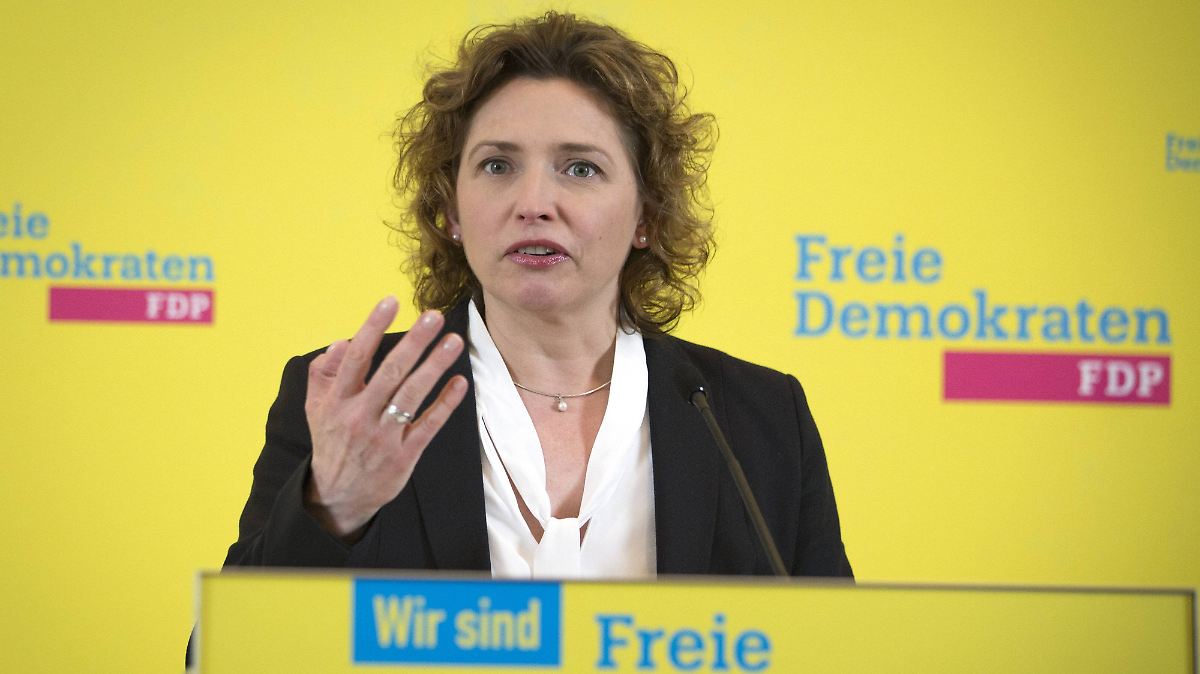 Der Tag: FDP-Generalsekretärin von Frauenquote nicht überzeugt - n-tv.de
