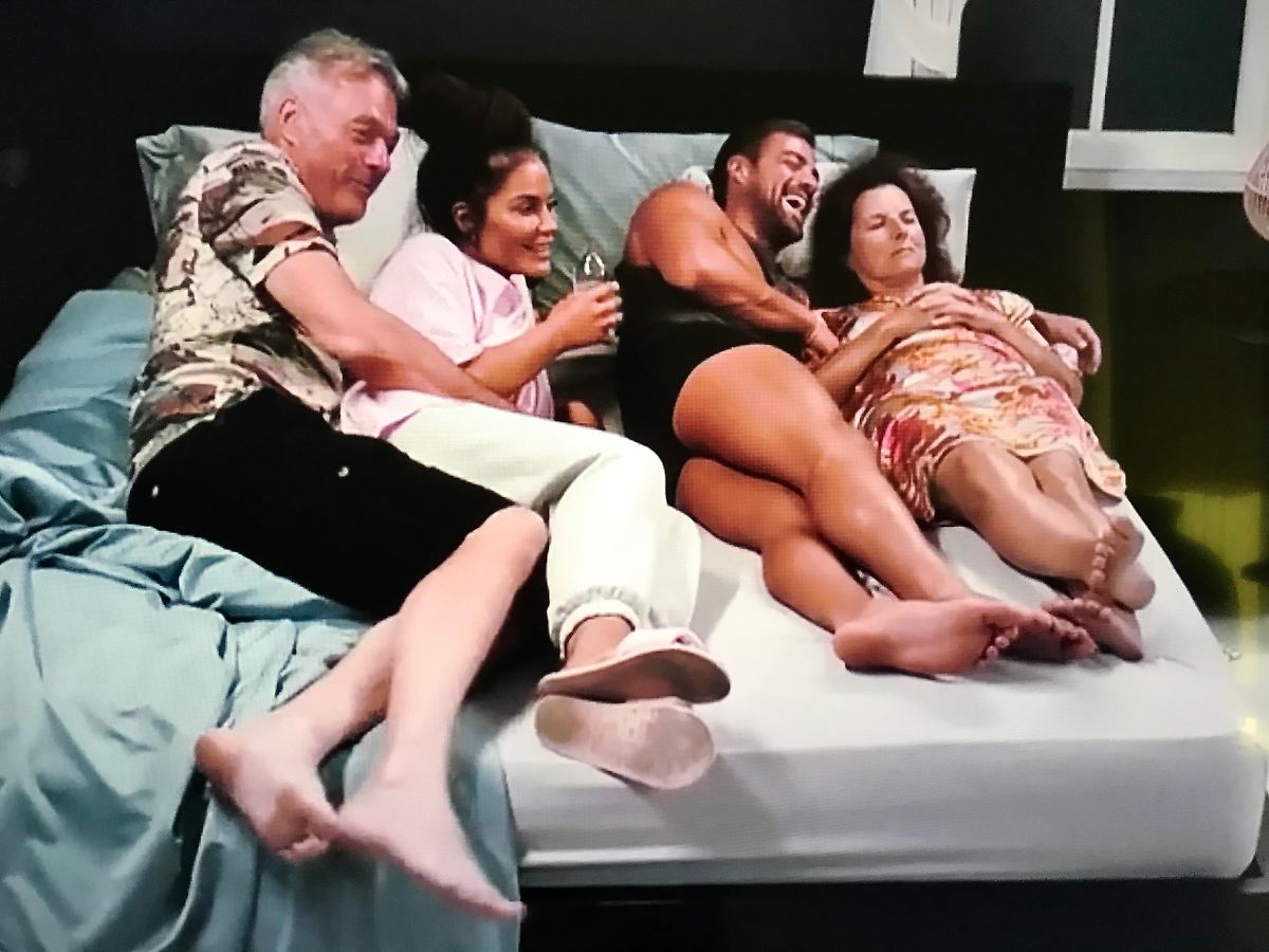 Promis unter Palmen: Gruppensex im Altersheim - n-tv.de