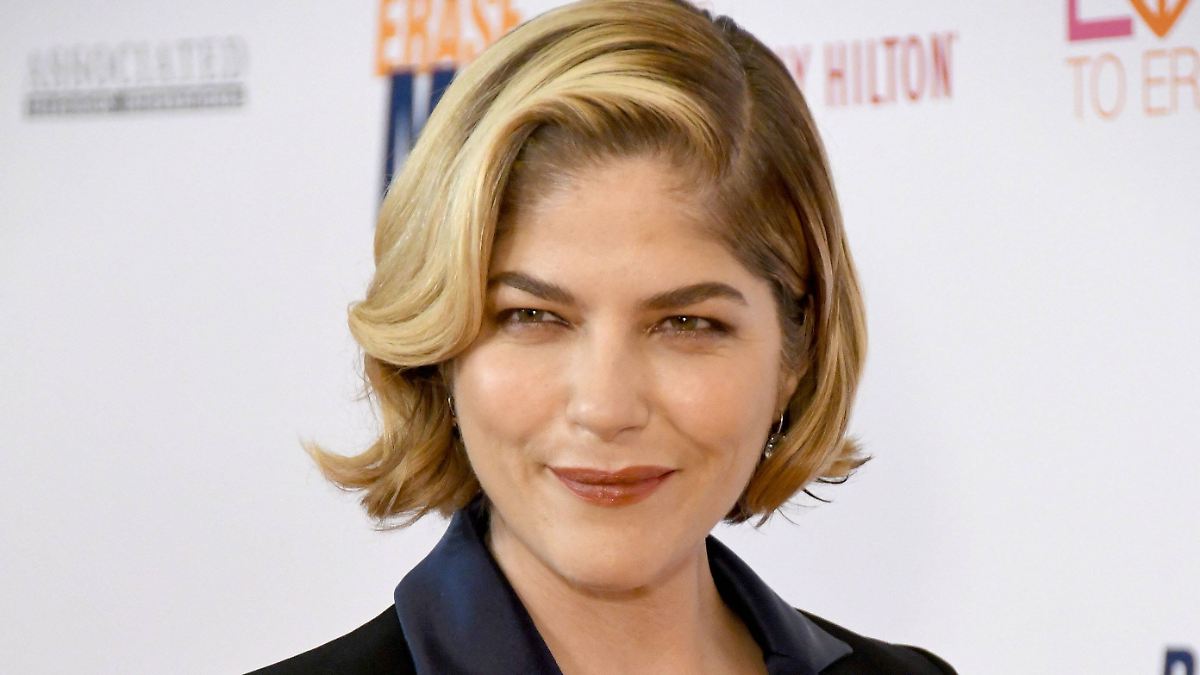 Dramatische Szenen Doku zeigt Selma Blairs MSErkrankung ntv.de