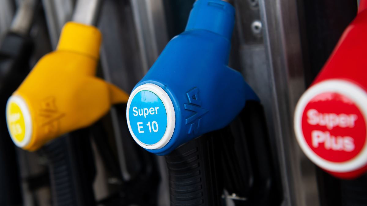 Super E10 für 1,547 Euro: Benzinpreis im Juli auf Sieben-Jahres-Hoch ...