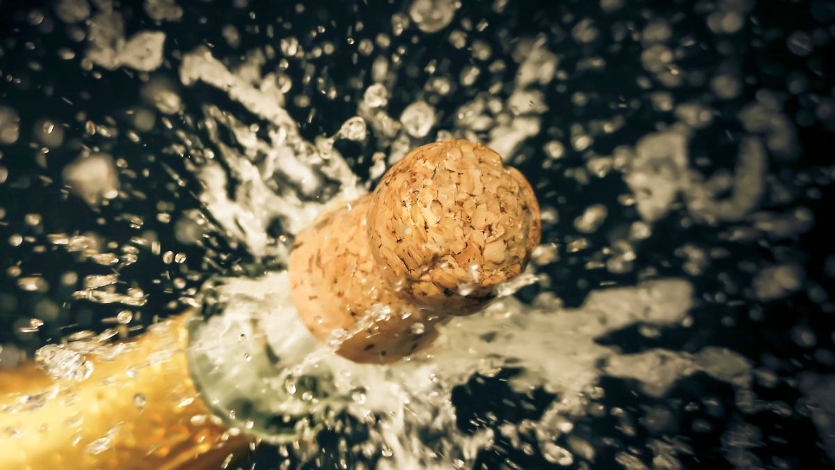 Wie Lange Ist Sekt Haltbar Ungeöffnet Dunkel, kühl und stehend lagern: Wie lange ist Sekt haltbar? - n-tv.de