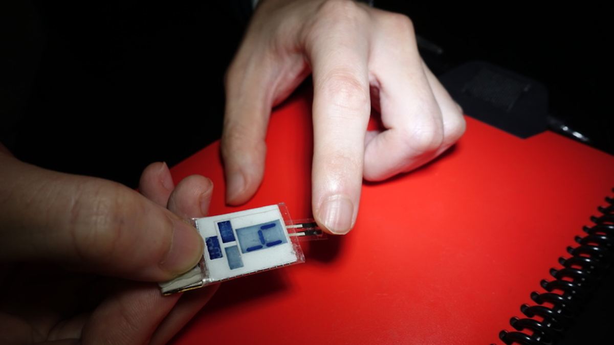 Bisschen Schweiß reicht: Gerät holt beim Schlafen Energie aus Finger