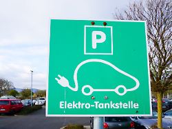 Deutschland ist eine E-Auto-Ladewüste