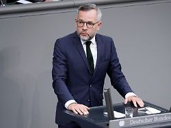 SPD-Außenpolitiker Roth: "Die Ukraine kann diesen Krieg wirklich gewinnen"