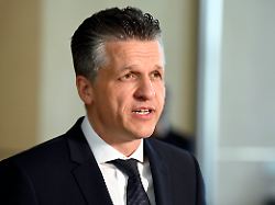 Zögern der Ampel bei Waffenlieferungen "verwerflich"