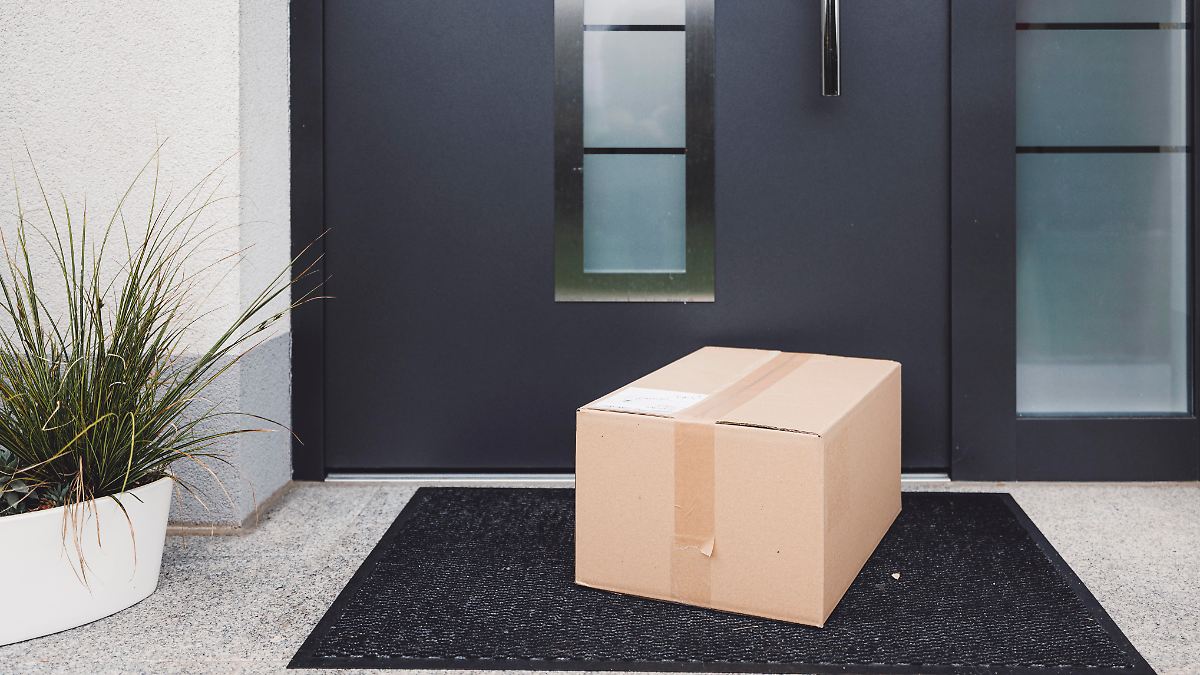 Immer mehr Abstellgenehmigungen: Wer haftet für Pakete, die vor Haustür ...