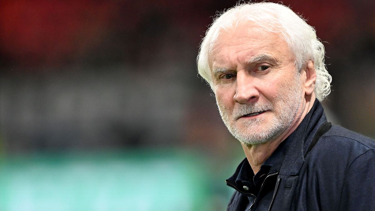 Der Tag: Rudi Völler bleibt beim DFB - n-tv.de