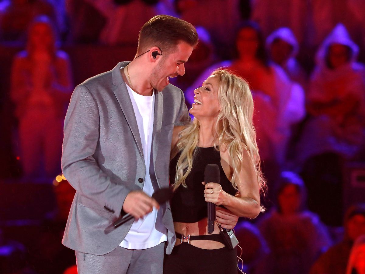 25 Jahre Altersunterschied: Schlagerstar Michelle und Eric Philippi sind  verlobt - n-tv.de