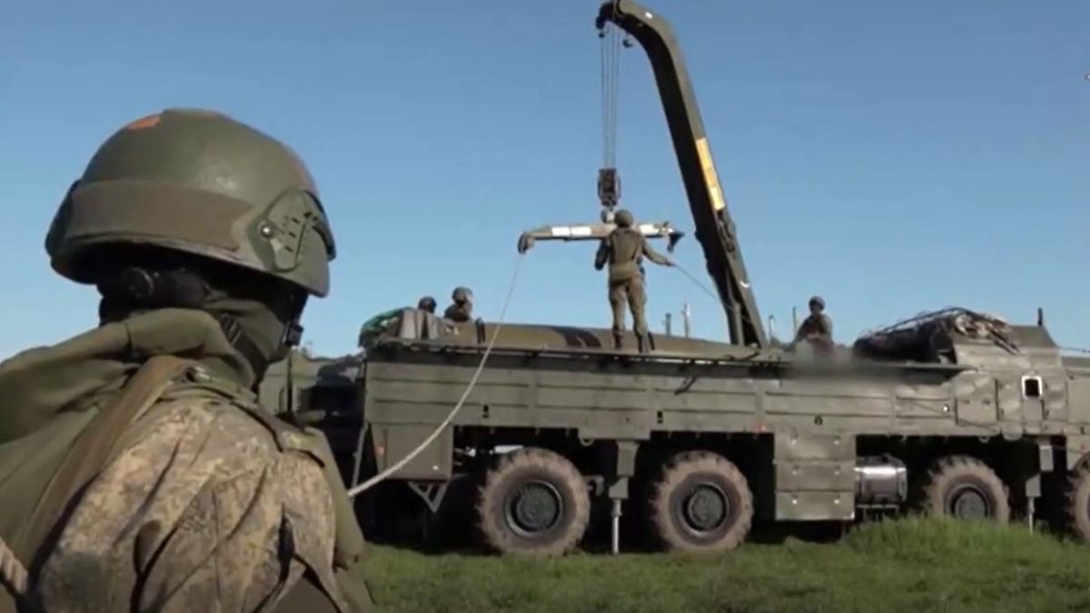 Russland und Belarus üben Einsatz taktischer Atomwaffen - n-tv.de