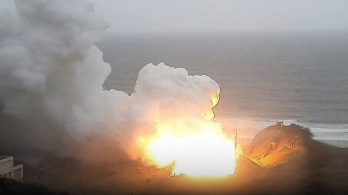 Epsilon's Engine Explosion Test in Japan läuft schief: Epsilon-S-Triebwerk geht in Flammen auf und ...
