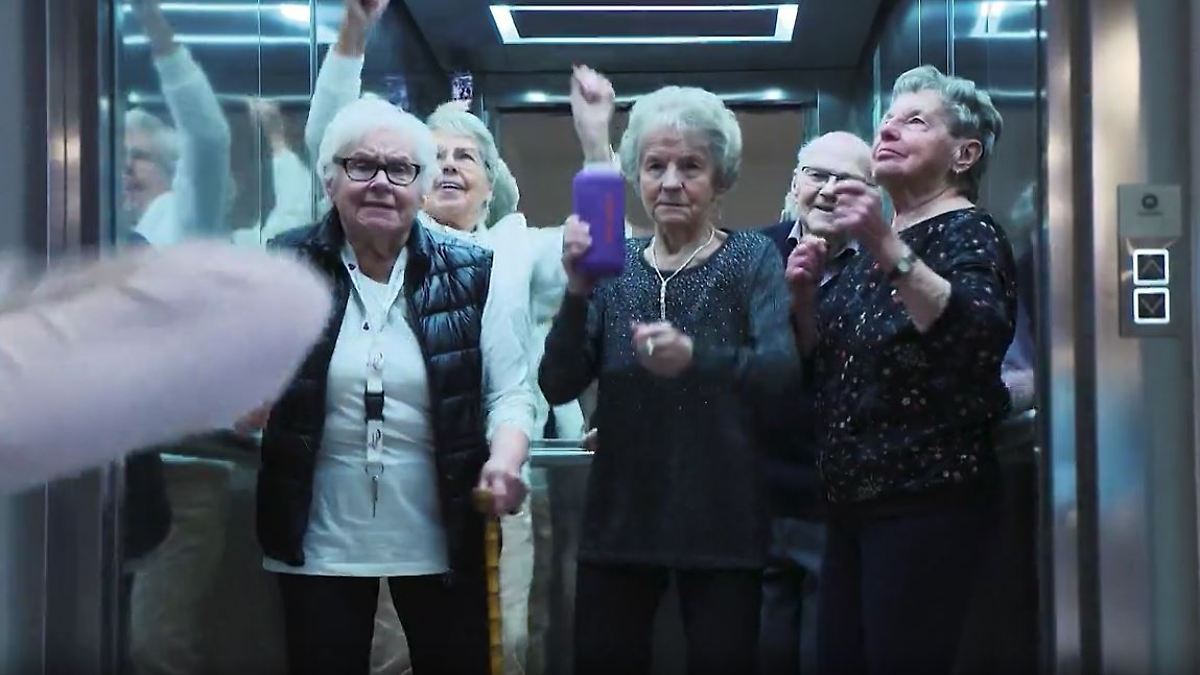 Social Media-Karriere mit 90: Oma Hilde tanzt sich aus Pflegeheim zum ...